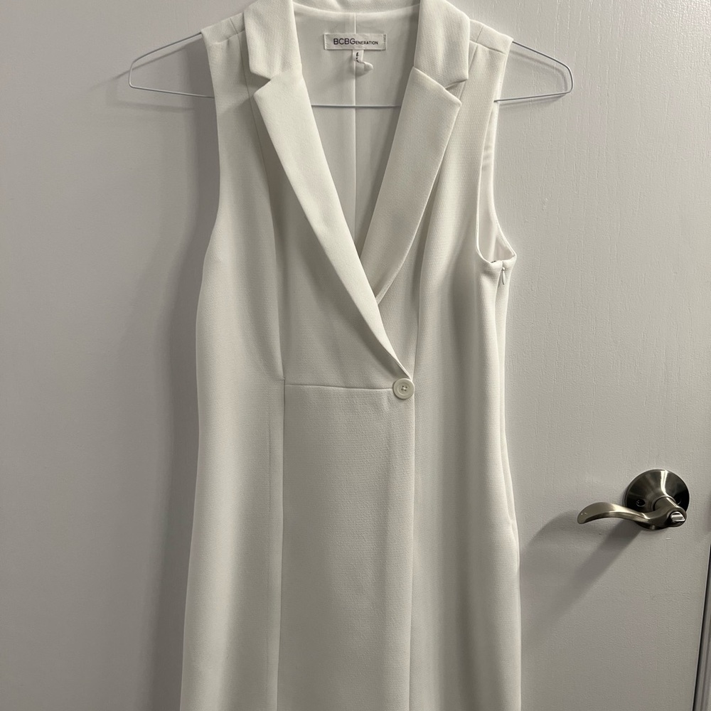 BCBGMAXAZRIA White Sleeveless Tuxedo Dress